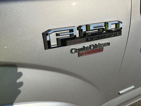 Used 2015 Ford F150 Platinum w/ Equipment Group 701A Luxury AWD/4WD image 9
