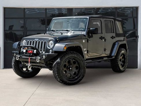 Used 2018 Jeep Wrangler Unlimited Sahara image 1