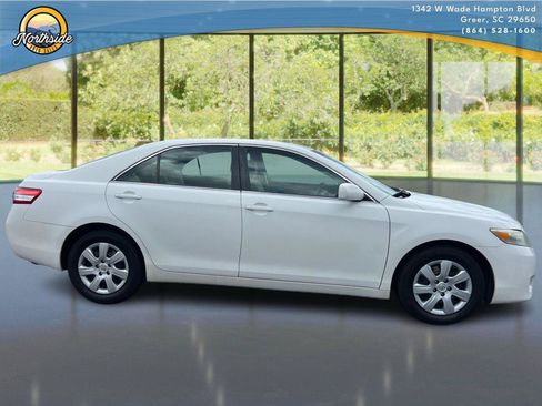Used 2010 Toyota Camry LE FWD image 21