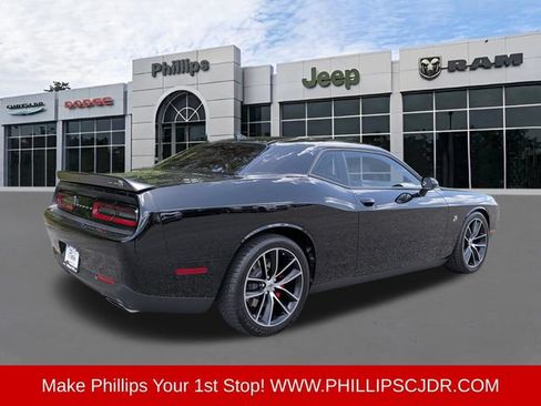 Certified 2022 Dodge Challenger R/T Scat Pack w/ Shaker Package RWD image 3