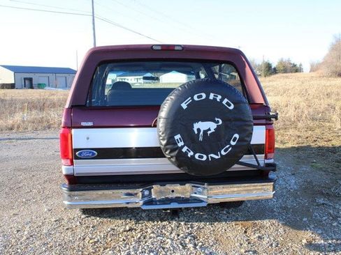 Used 1996 Ford Bronco XLT image 7