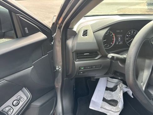 Used 2024 Nissan Sentra S FWD image 12