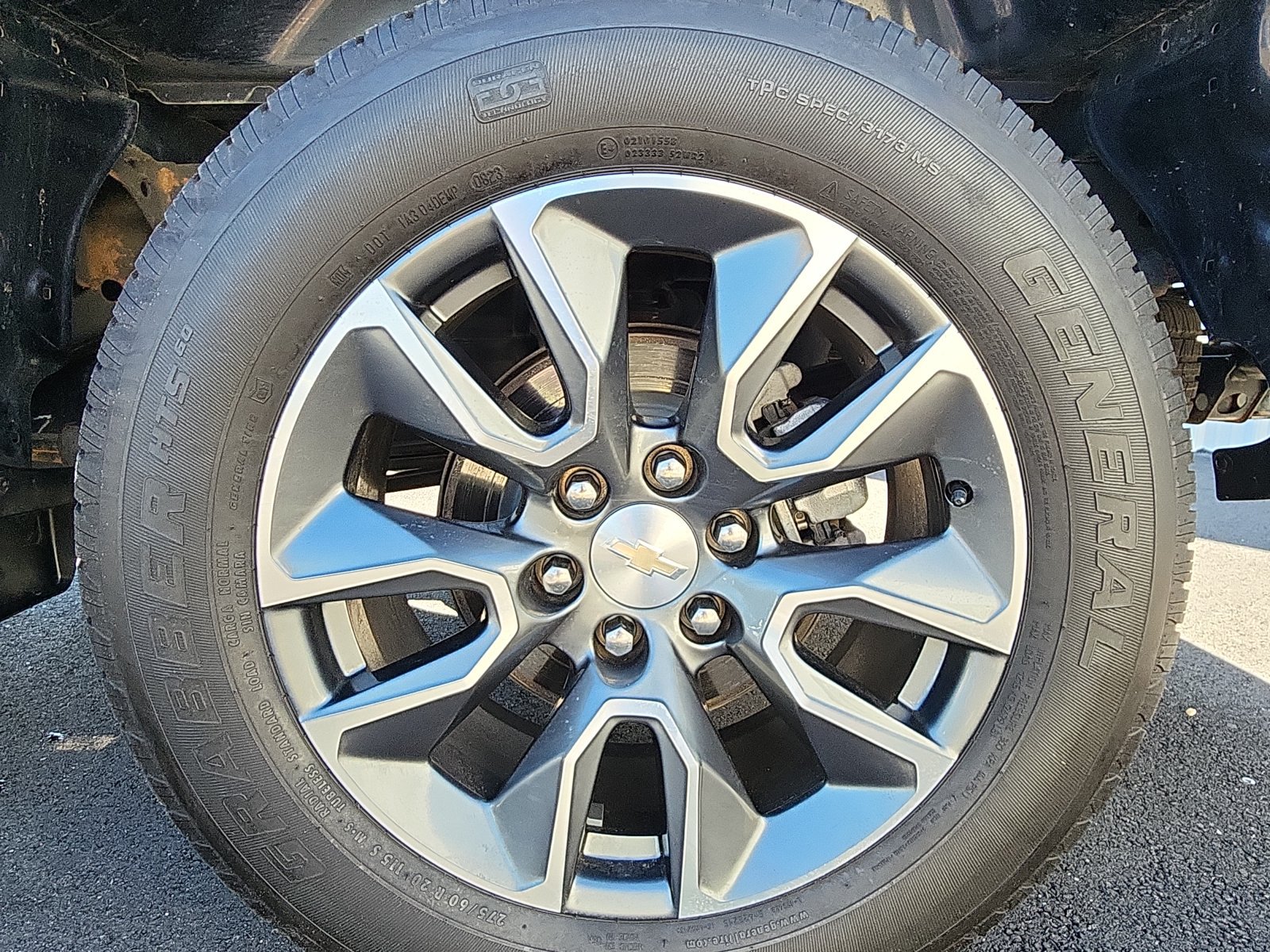 Used 2023 Chevrolet Silverado 1500 LT AWD/4WD image 9