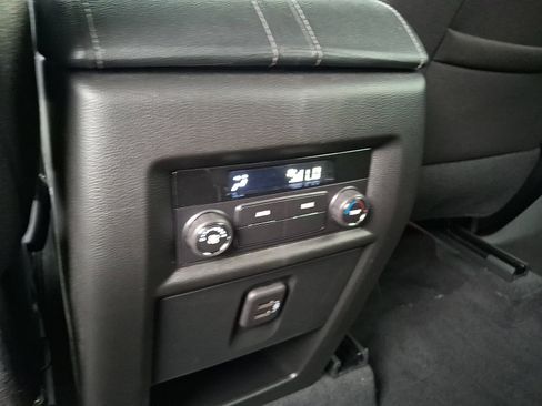 Used 2024 Chevrolet Traverse LT w/ Midnight/Sport Edition AWD/4WD image 11