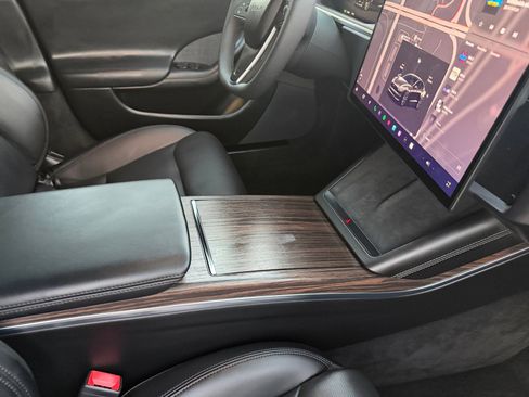 Used 2022 Tesla Model S image 35