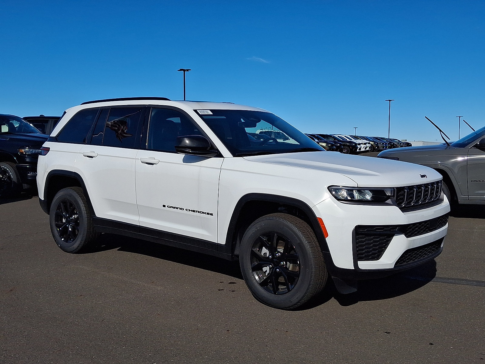 New 2026 Jeep Grand Cherokee Altitude AWD/4WD image 1
