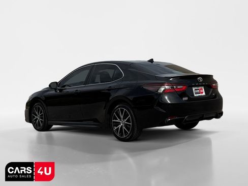 Used 2023 Toyota Camry SE FWD image 5