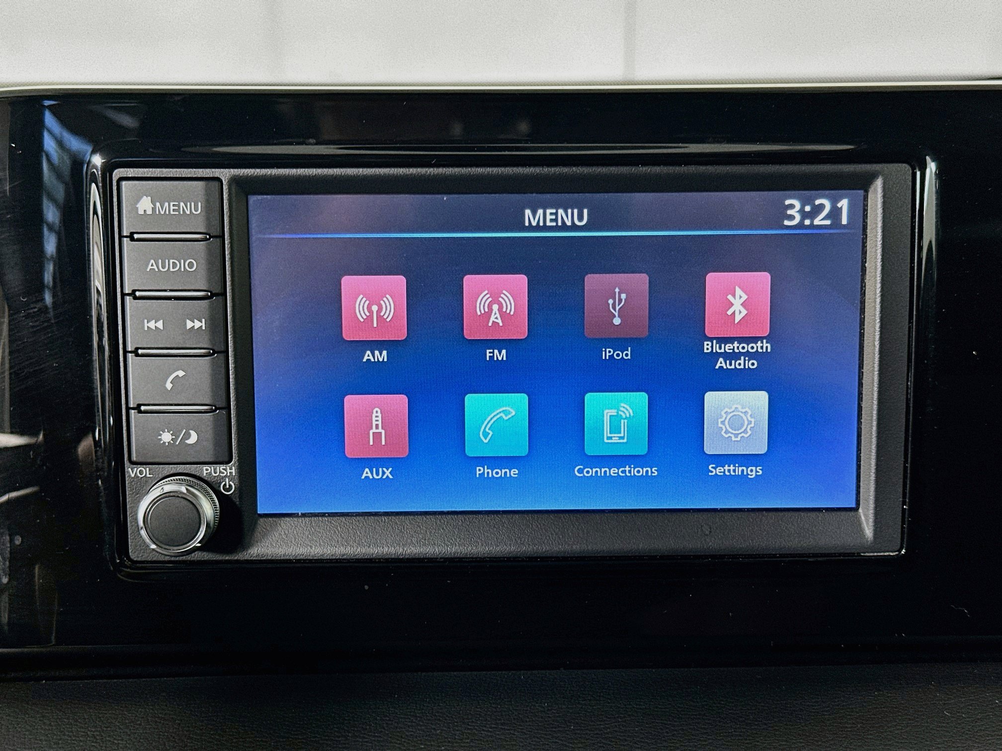 Used 2025 Nissan Kicks S FWD image 19