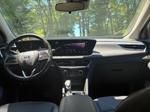Used 2025 Buick Encore GX Preferred FWD image 32