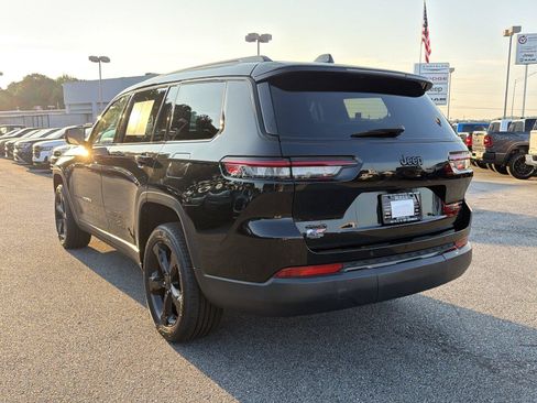 Used 2024 Jeep Grand Cherokee L Limited w/ Black Appearance Package AWD/4WD image 7