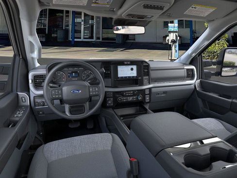 New 2026 Ford F250 XLT w/ FX4 Off-Road Package image 9