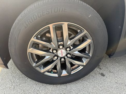 Used 2017 GMC Acadia SLT FWD image 29