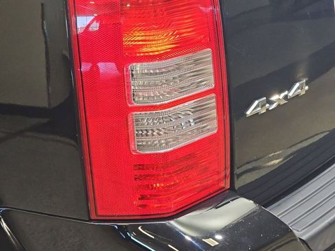 Used 2014 Jeep Patriot Latitude image 34