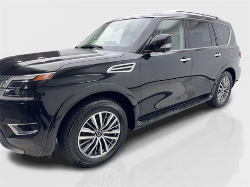 Used 2024 Nissan Armada SL image 11