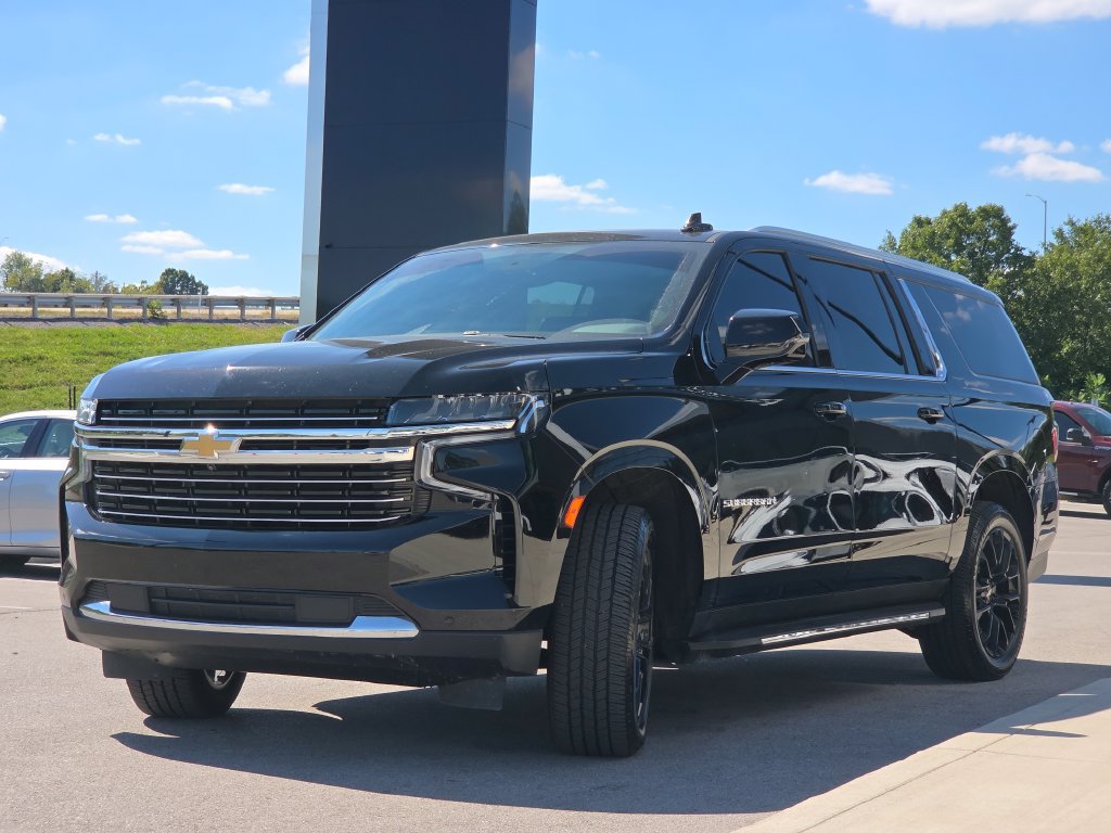 Used 2022 Chevrolet Suburban LT w/ Luxury Package AWD/4WD image 21