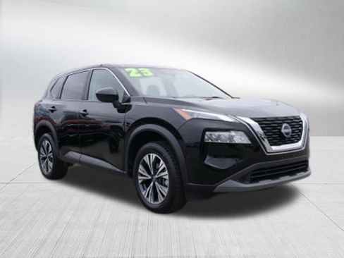 Used 2023 Nissan Rogue SV image 9