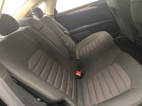 Used 2020 Ford Fusion SE FWD image 19