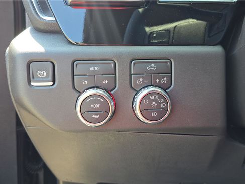 New 2026 GMC Sierra 1500 Elevation image 25