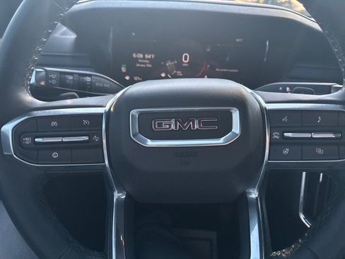 Used 2024 GMC Acadia Elevation image 7