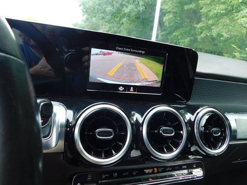 Used 2020 Mercedes-Benz GLB 250 image 6