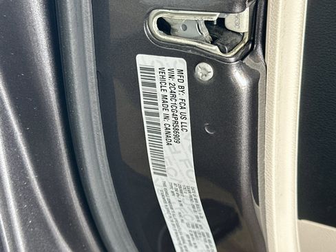 Used 2023 Chrysler Voyager LX image 25