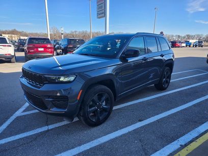 Used 2025 Jeep Grand Cherokee Altitude