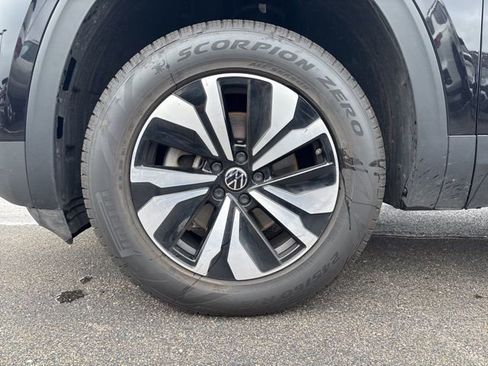 Used 2024 Volkswagen Atlas Cross Sport SE AWD/4WD image 9