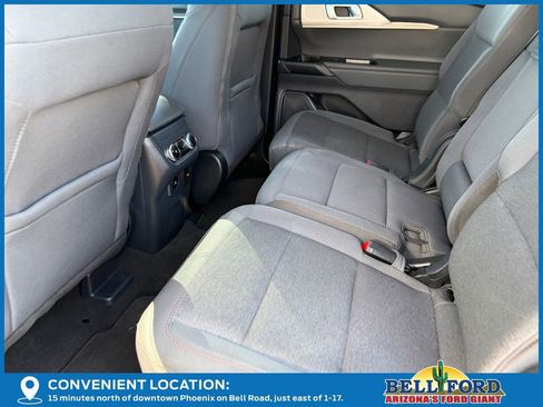 Used 2025 Ford Explorer Active image 27