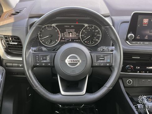 Used 2021 Nissan Rogue SV w/ Premium Package FWD image 13