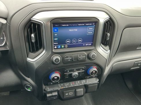 Used 2021 Chevrolet Silverado 1500 LT image 17