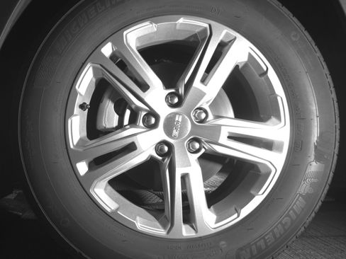 Used 2024 GMC Terrain SLE FWD image 17