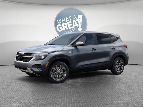 New 2026 Kia Seltos LX image 3