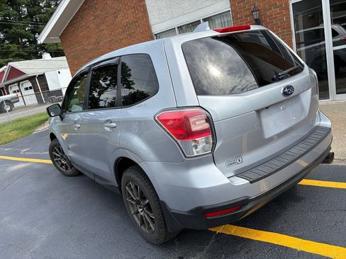 Used 2018 Subaru Forester 2.5i AWD/4WD image 7