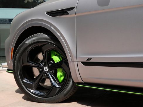 New 2025 Bentley Bentayga image 11