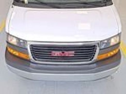 Used 2024 GMC Savana 2500 w/ Driver Convenience Package image 12