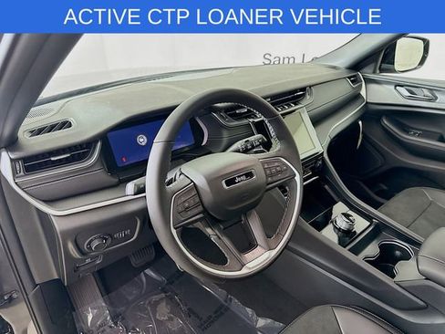 New 2025 Jeep Grand Cherokee L Altitude AWD/4WD image 9