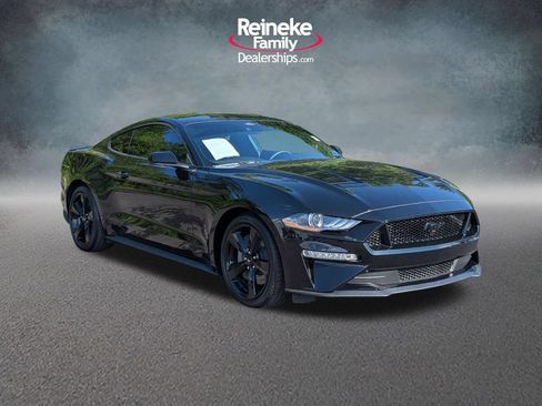 Used 2022 Ford Mustang GT w/ Equipment Group 301A RWD image 3