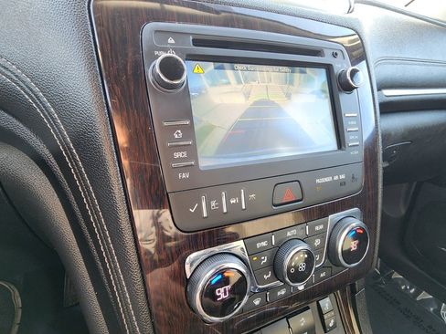 Used 2017 Chevrolet Traverse LT image 20