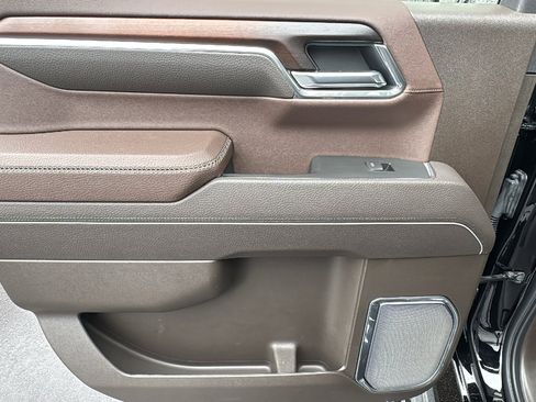 Used 2025 GMC Sierra 1500 Denali w/ Denali Reserve Package image 16