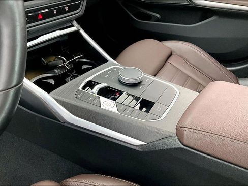 Used 2025 BMW 330i Sedan w/ M Sport Package image 17