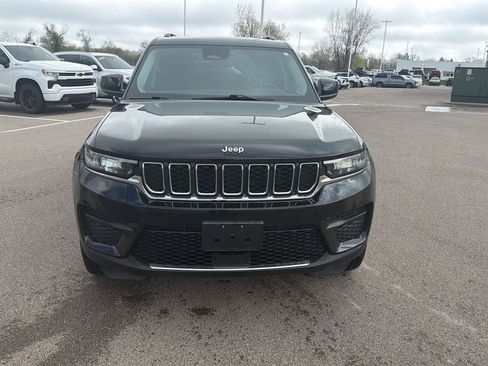 Used 2023 Jeep Grand Cherokee Laredo w/ Luxury Tech Group I AWD/4WD image 8