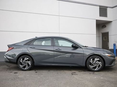 New 2026 Hyundai Elantra Sport image 3
