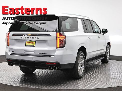 Used 2023 Chevrolet Suburban Premier RWD image 5