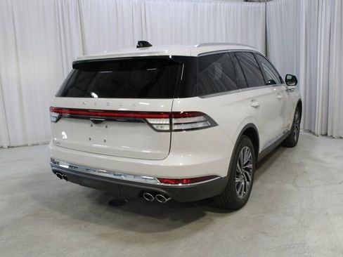 Used 2025 Lincoln Aviator AWD image 24