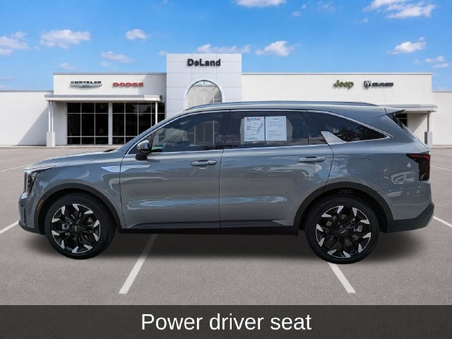 Used 2025 Kia Sorento EX w/ Panoramic Sunroof Package FWD image 9