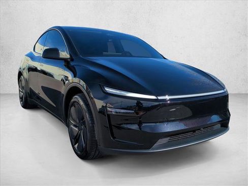 Used 2026 Tesla Model Y AWD image 3