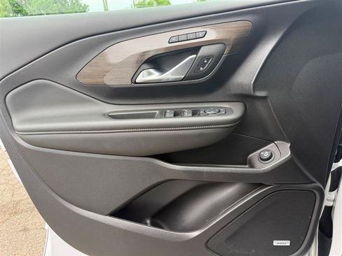 Used 2024 GMC Terrain Denali w/ LPO, Floor Liner Package AWD/4WD image 32
