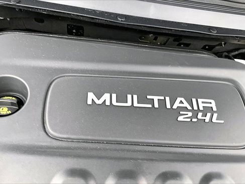 Used 2018 Jeep Cherokee Limited image 30