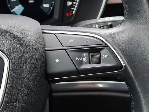 Used 2022 Audi Q3 2.0T Premium Plus w/ Premium Plus Package image 16