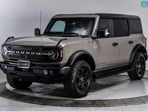 Used 2025 Ford Bronco Outer Banks image 2